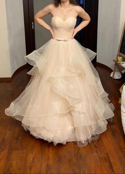 Платье  красивое