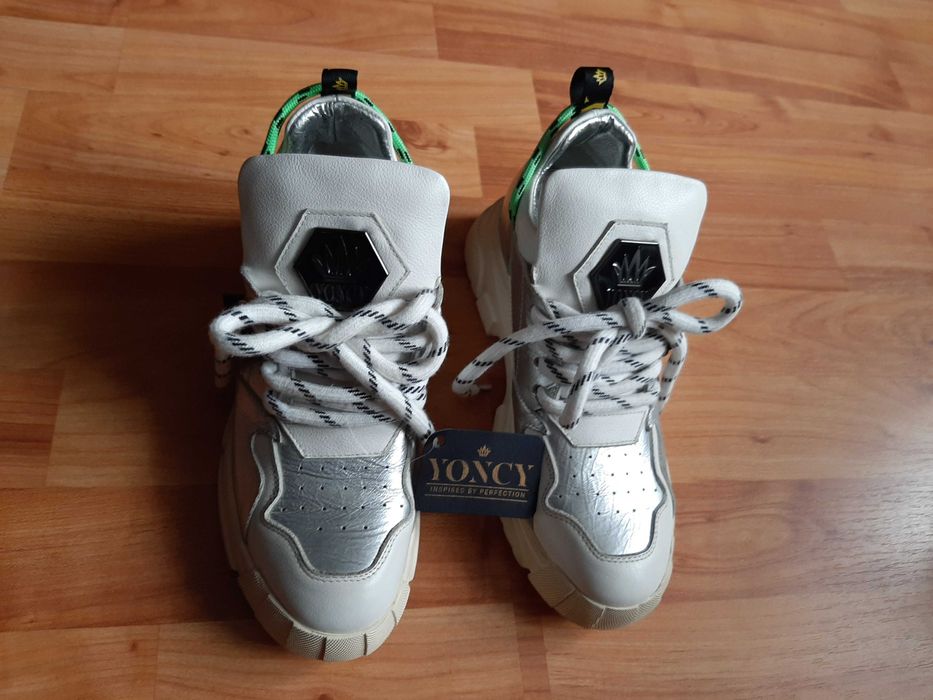 Продавам дамски боти