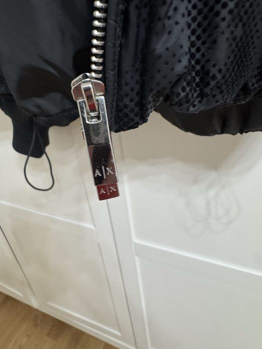 Продам мужскую куртку ARMANI EXCHANGE