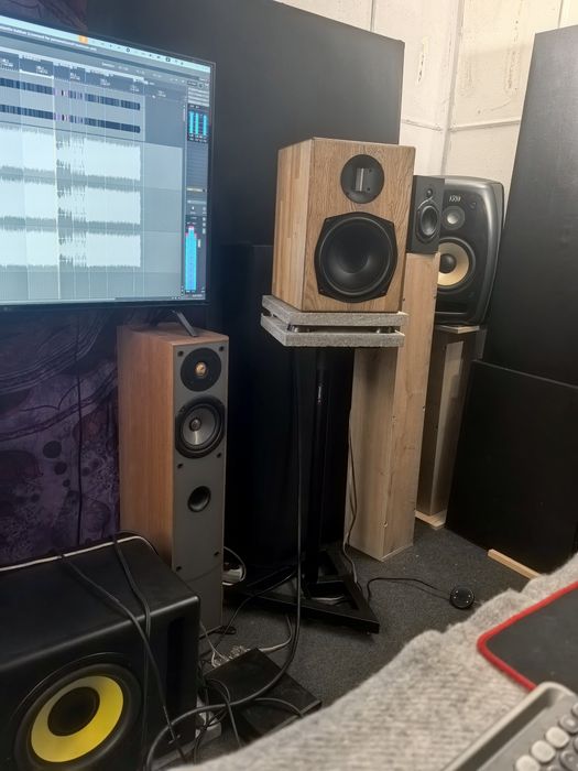 DMAX AUDIO 81 студийные мониторы