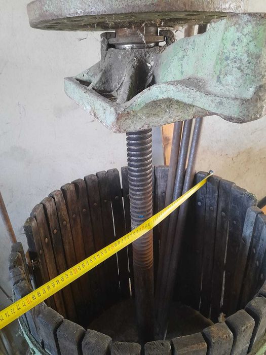 Presa, teasc de struguri