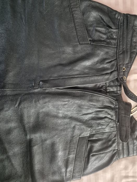 Уникално моделче кожена пола