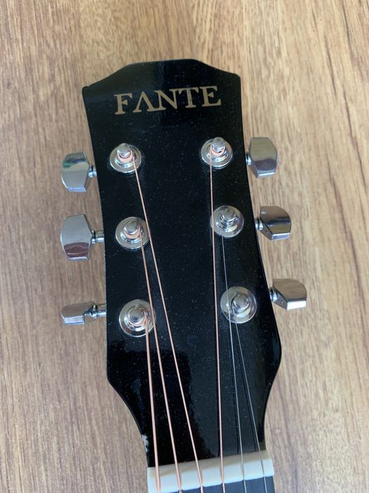 Продаю гитару в отличном состоянии