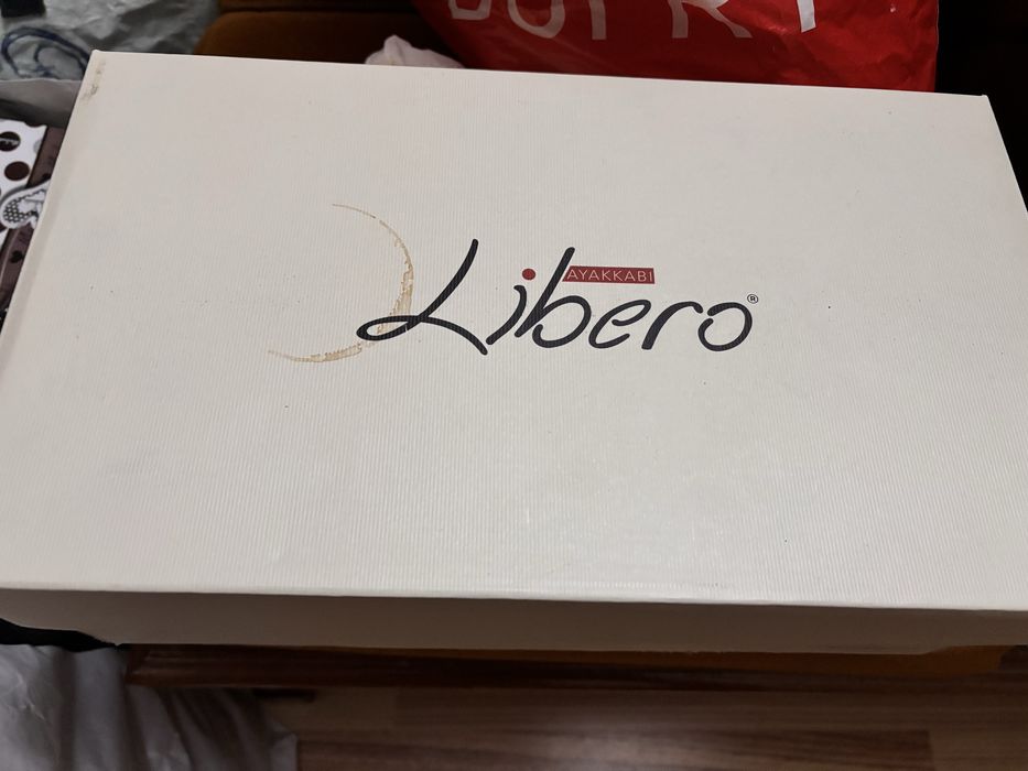 Adidas pantofi marime 42 dar merge si 43 snikers