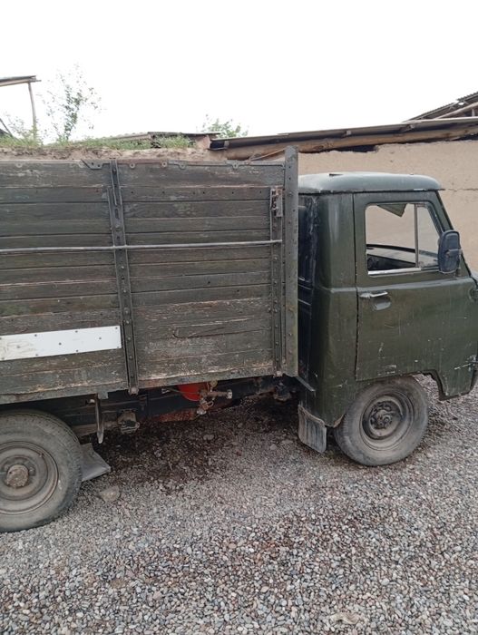 Yurib turgan mashina bir zambar temir Xolati yaxshi