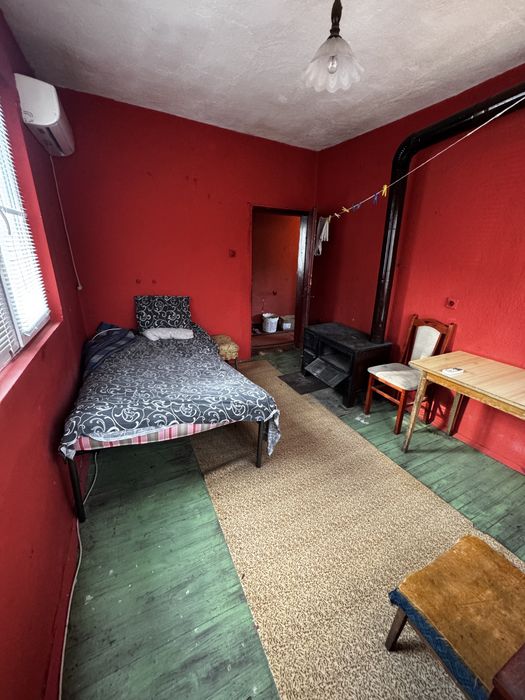 Продавам къща / етаж от къща в гр. Вършец