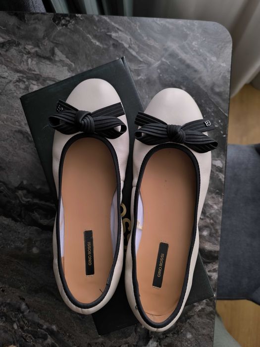 Обувки балеринки Gino Rossi