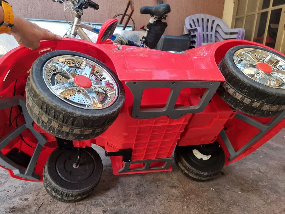 Електрическа кола Audi TT за деца