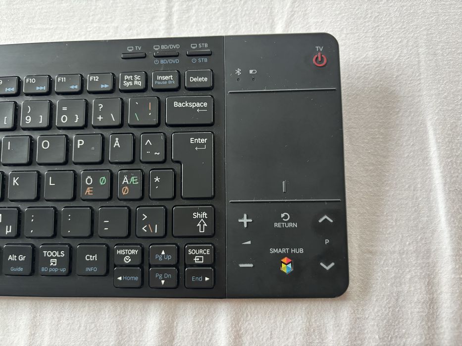 Tastatura Samsung Smart TV cu touchpad