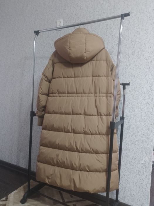 Зимнее пальто и дубленку.