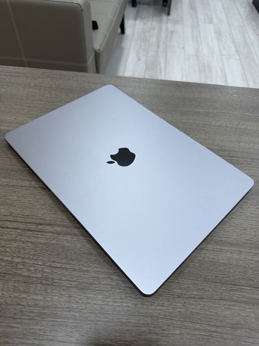 Macbook 15 M3 2024