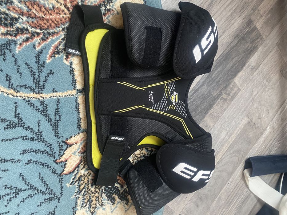 Коньки хоккейные