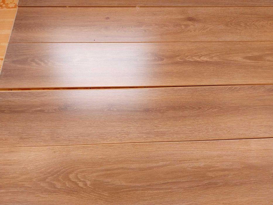 ламиниран паркет светъл орех