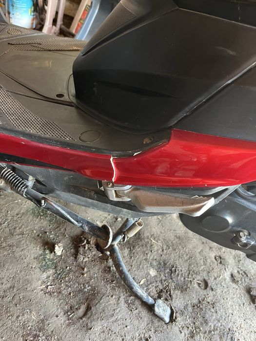 Скутер racer на ходу с салона пройзводства Тайвань