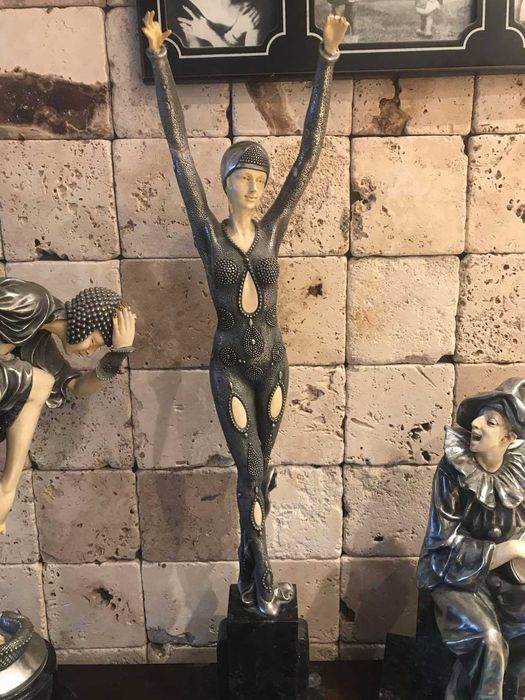 Продавам статуетки