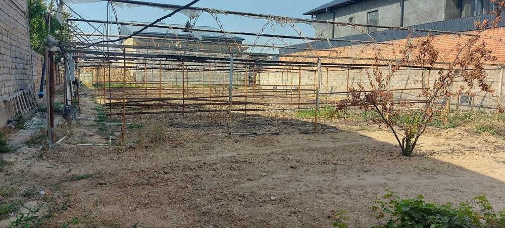 Yer maydoni sotiladi