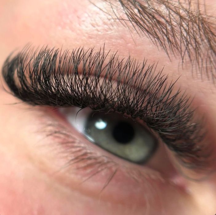 Gene fir cu fir la Salon