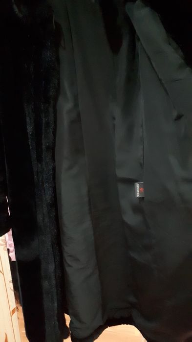 ПРОДАЕТСЯ Шуба мутон с норкой