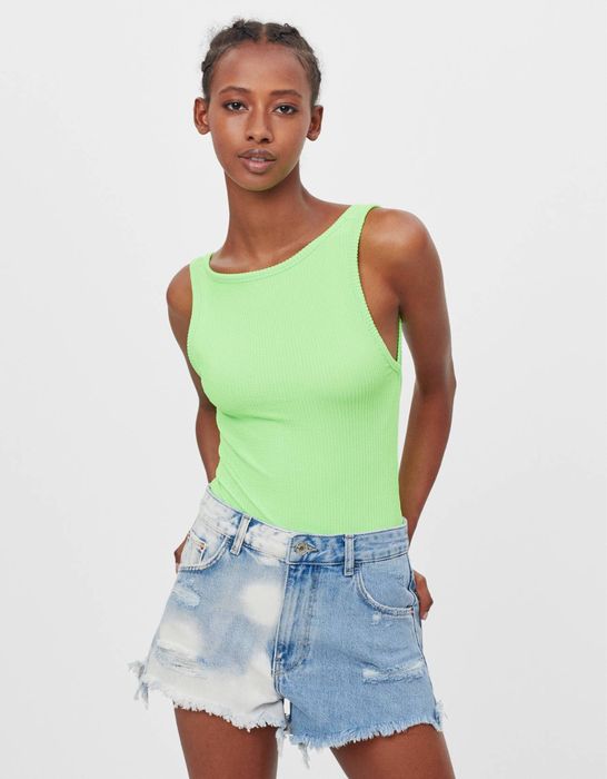Bershka чисто нови къси панталонки с висока талия Zara
