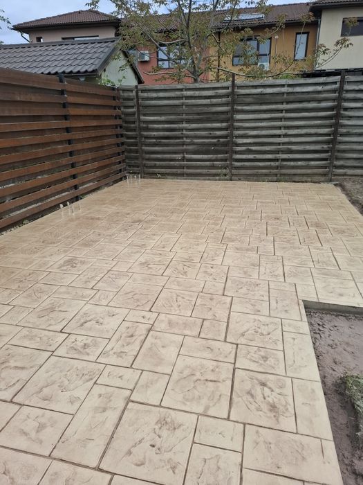 Beton amprentat decorativ,beton periat, beton simplu, tencuiala amprentata, fațade, garduri  socluri amprentate