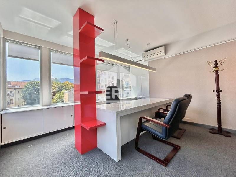Дава се под наем Офис в София, Център - 135 кв.м за 3500 € - Снимка #5
