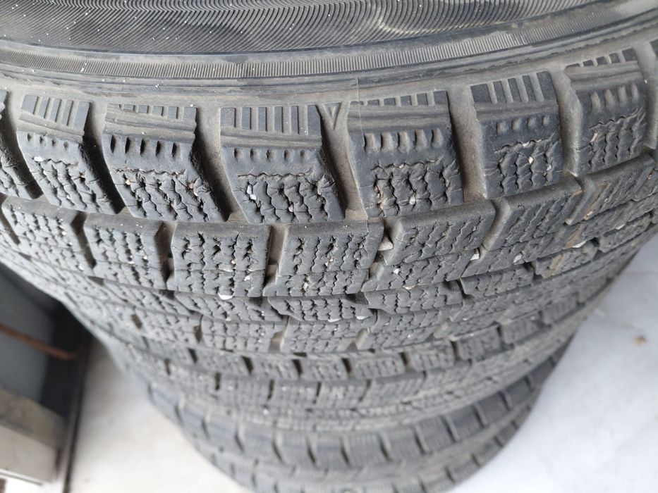 Зимние шины 185 65р15