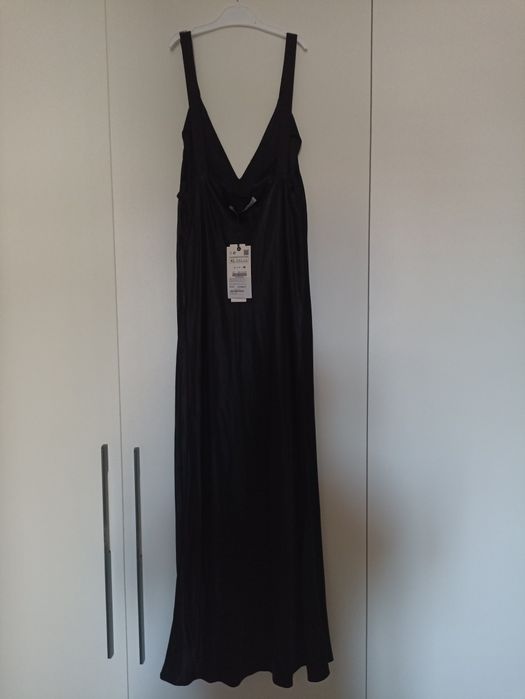 Платье чёрное Zara