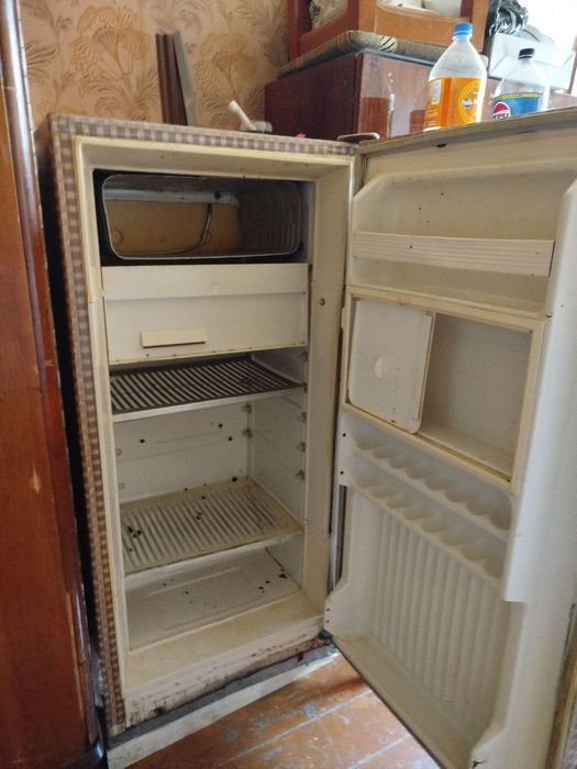 Холодильник Бирюса