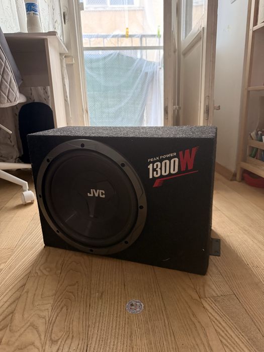 JVC Car Audio буфер Туба за кола