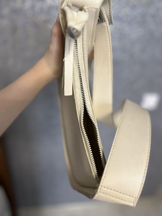 Продам две бежевые сумочки