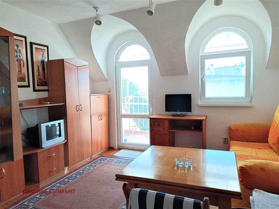 Дава се под наем Двустаен апартамент в Бургас, Лазур - 65 кв.м за 333 € - Снимка #4