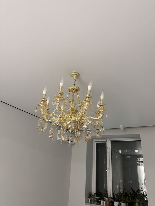 Люстра шикарная 8 рожковая