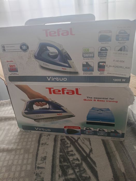 Vând fier de calcat Tefal Virtuo talpa ceramica.
