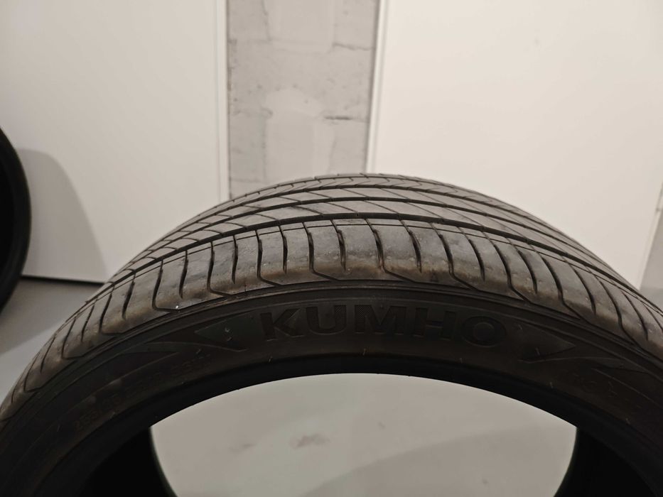 KUMHO 255/35/19 Dot 2024