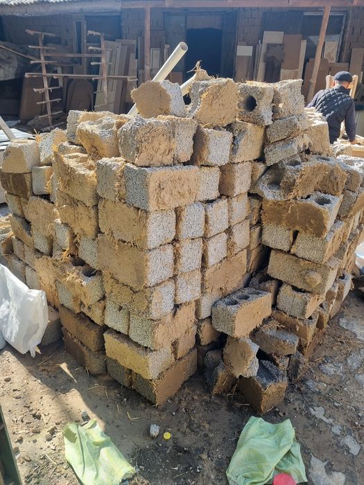 Кирпич и шлокоблок