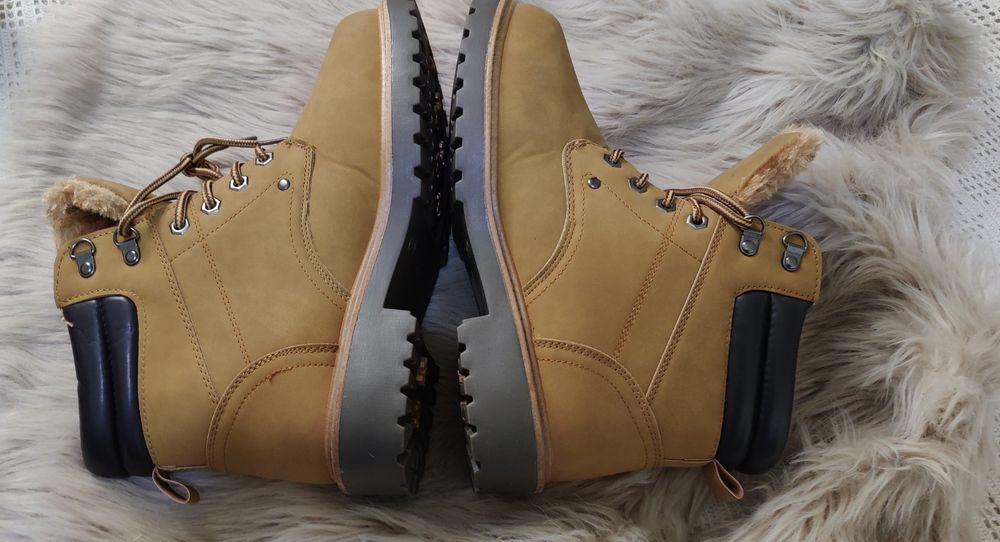 Ghete căptușite - piele sintetică