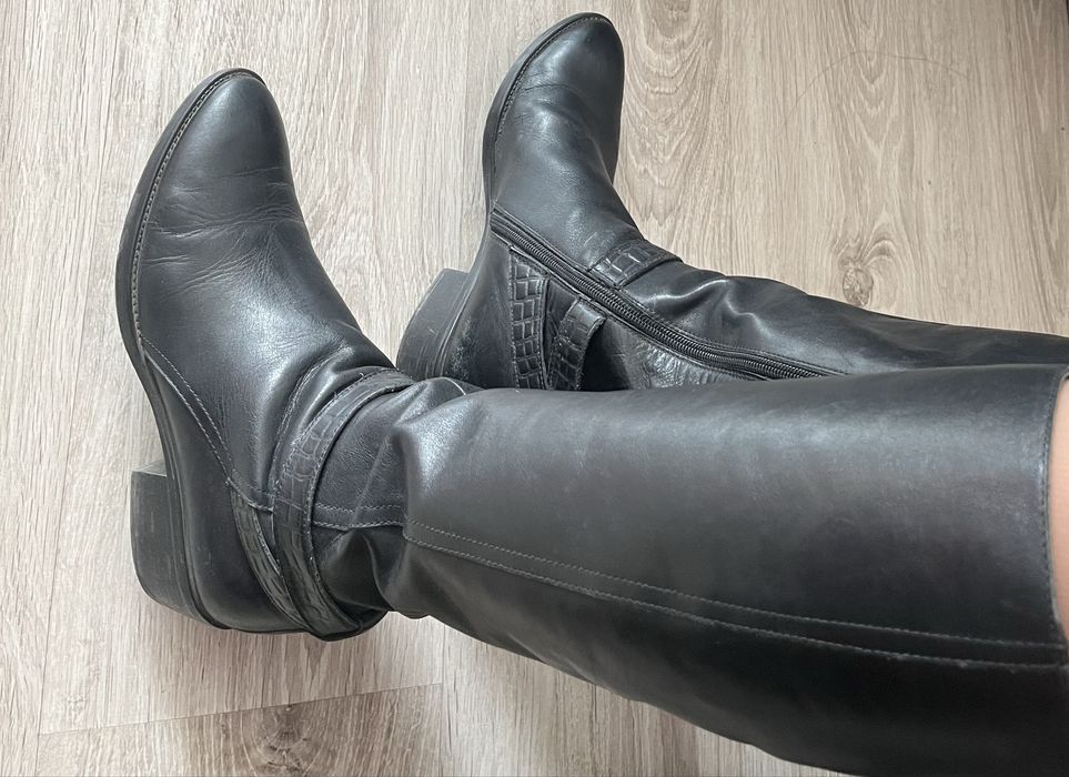 Продам демисезонные сапоги