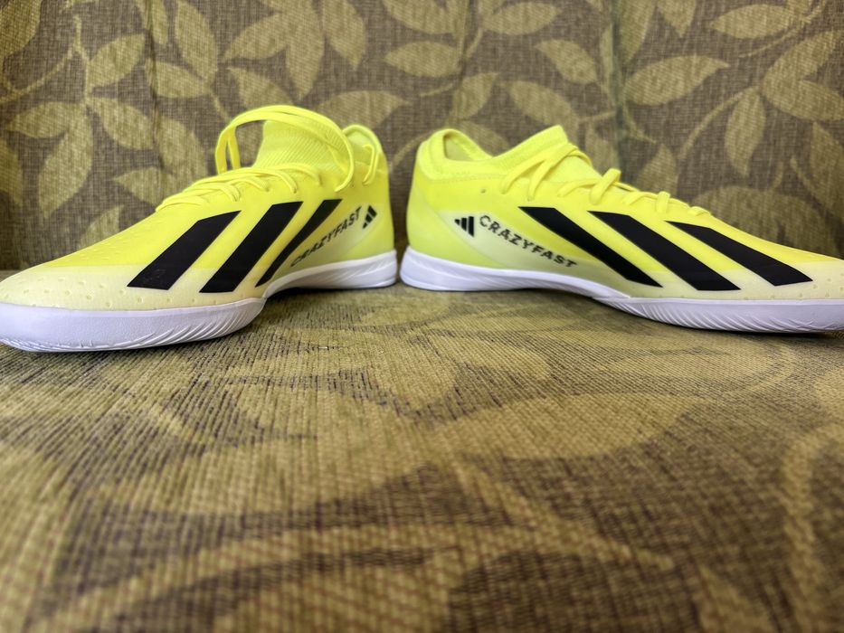 Футболни обувки за зала Adidas X Crazyfast League