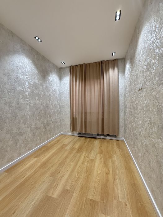 Ховлиси бор квартира сотилади!  Метро 2-чи бекат, Сергили