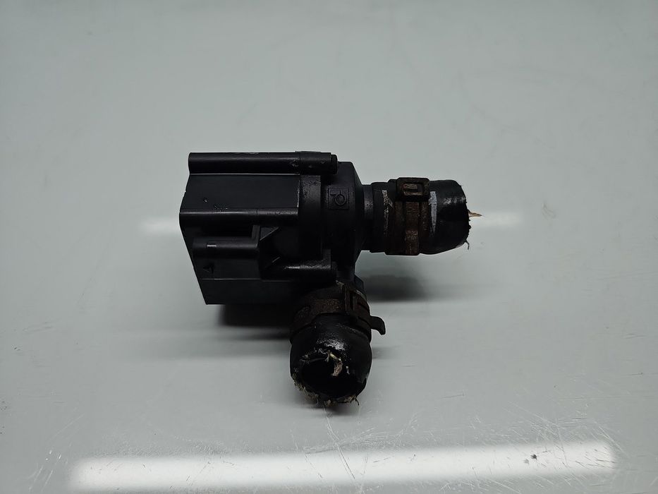 Pompa recirculare apa AUDI A4 (8W2, B9) [Fabr 2015-prezent] 5Q0965561B