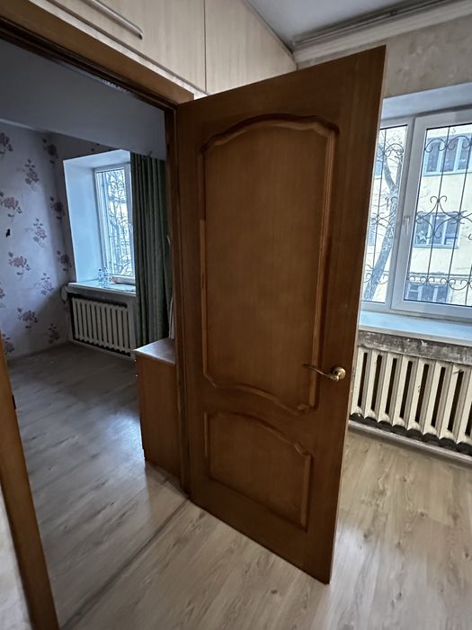 Продаются двери.