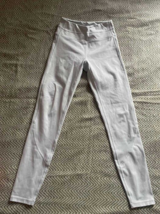 Продавам чисто нов спортен клин