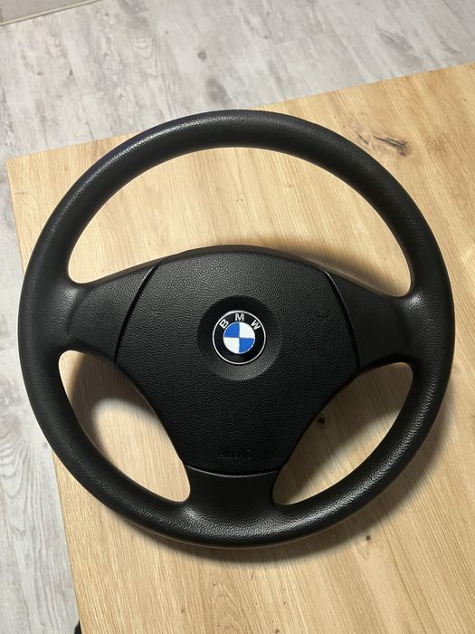 БМВ Волан Е90.