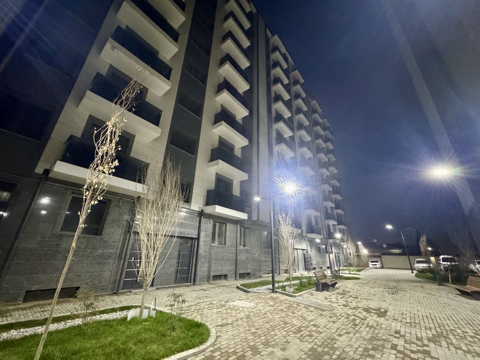 3х комнатная квартира(коробка), на 2 этаже. Поворот