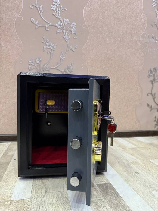 Seyf sotiladi sifati yuqori