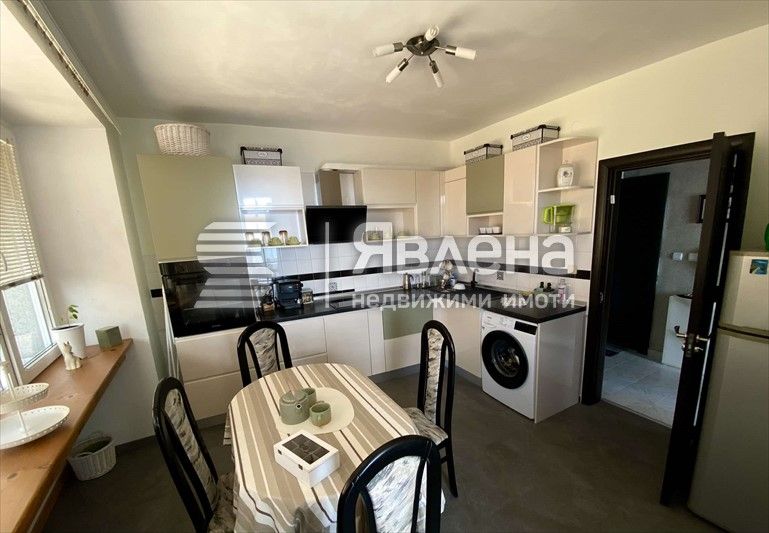 Продава се Тристаен апартамент в Варна, Бриз - 77 кв.м за 2416 €/кв.м - Снимка #10