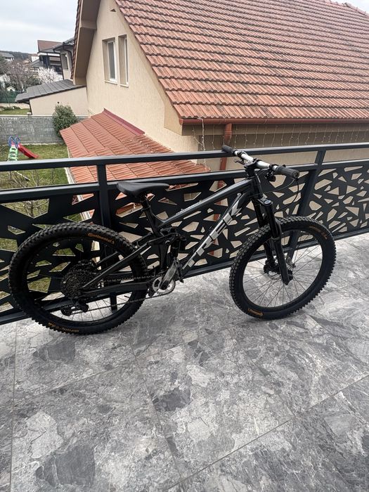 bicicleta trek remedy 8