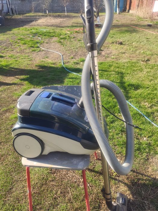 Пылесос Tomas Tvin tt