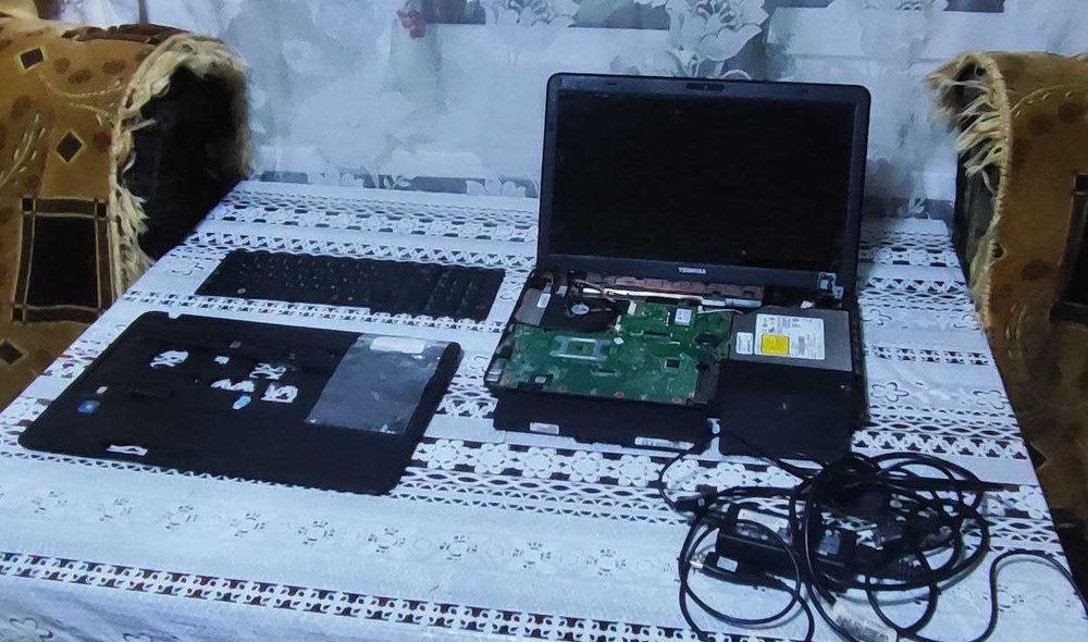 продам ноутбук на запчасти