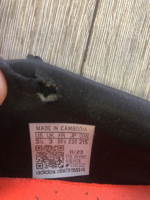 Продам сороконожки Adidas оригинал